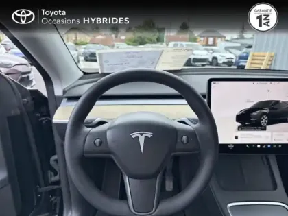 Photo 12 Tesla Model Y  Standard RWD