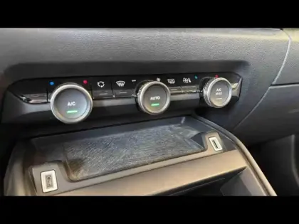 Photo 16 Citroën C4 BlueHDi 130ch Shine EAT8 + Pack Drive Assist + Attelage