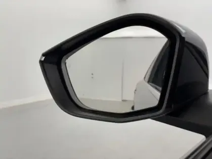 Photo 59 Citroën C4 BlueHDi 130ch Shine EAT8 + Pack Drive Assist + Attelage