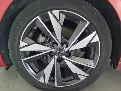 Photo 12 Peugeot 308  PureTech 130ch S&S EAT8