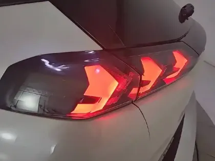 Photo 16 Peugeot 2008  PureTech 130 S&S EAT8