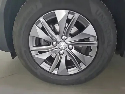 Photo 12 Peugeot 2008  PureTech 130 S&S EAT8