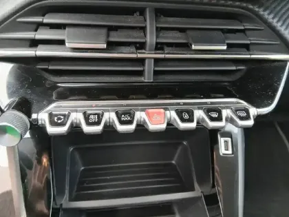 Photo 14 Peugeot 208  PureTech 100 S&S BVM6