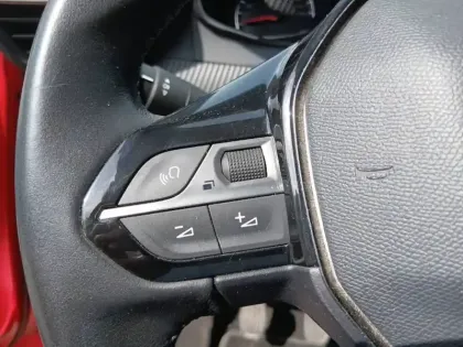 Photo 19 Peugeot 208  PureTech 100 S&S BVM6