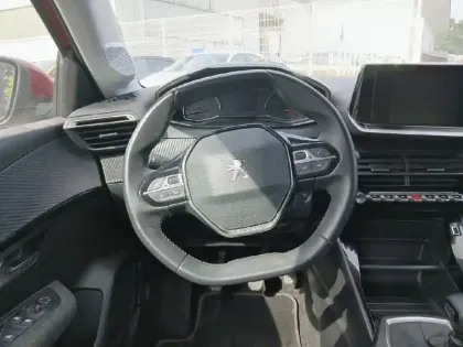 Photo 8 Peugeot 208  PureTech 100 S&S BVM6