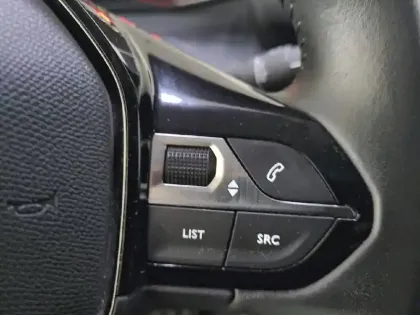 Photo 26 Peugeot 208  PureTech 100 S&S BVM6