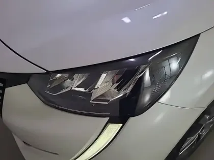 Photo 15 Peugeot 208  PureTech 100 S&S BVM6