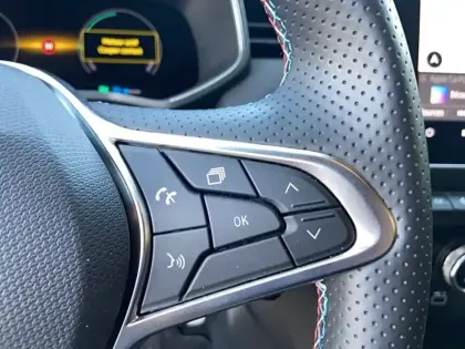 Photo 19 Renault Clio  E-Tech full hybrid 145 ch GSR2