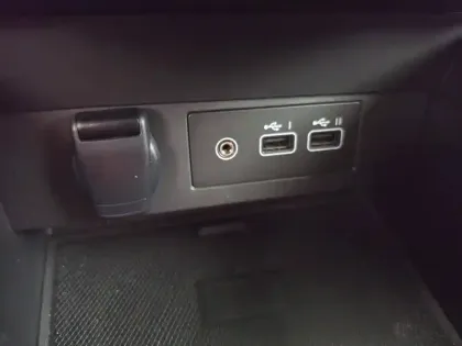 Photo 61 Renault Clio  E-Tech full hybrid 145