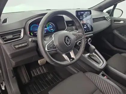 Photo 52 Renault Clio  E-Tech full hybrid 145