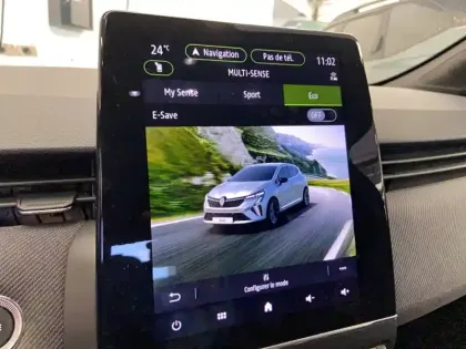 Photo 26 Renault Clio  E-Tech full hybrid 145