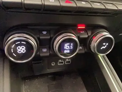 Photo 30 Renault Clio  E-Tech full hybrid 145