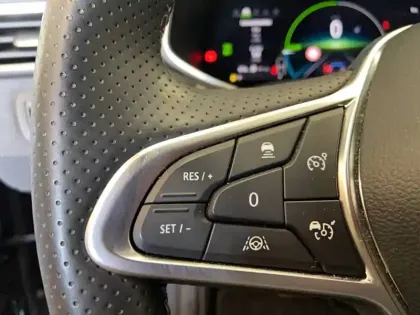 Photo 19 Renault Clio  E-Tech full hybrid 145