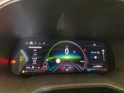 Photo 21 Renault Clio  E-Tech full hybrid 145