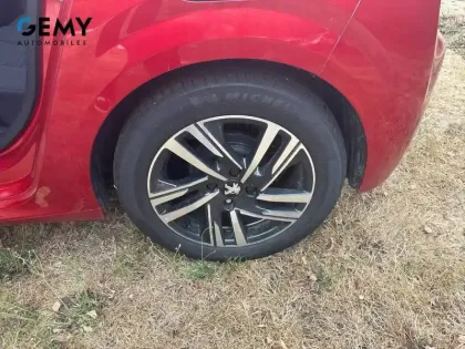 Photo 10 Peugeot 208  PureTech 75 S&S BVM5
