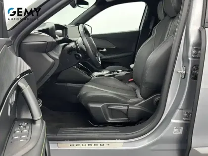 Photo 8 Peugeot 2008  PureTech 130 S&S EAT8