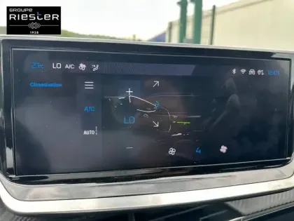 Photo 24 Peugeot 208  Hybrid 100 e-DCS6