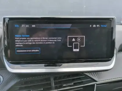 Photo 23 Peugeot 2008  Electrique 54 kWh 156 ch