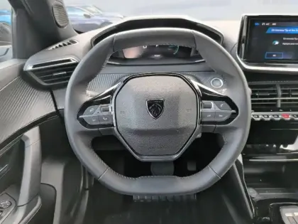 Photo 8 Peugeot 2008  Electrique 54 kWh 156 ch