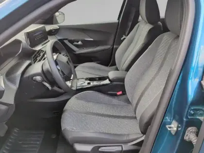 Photo 10 Peugeot 2008  Electrique 54 kWh 156 ch