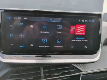 Photo 18 Peugeot 2008  Electrique 54 kWh 156 ch