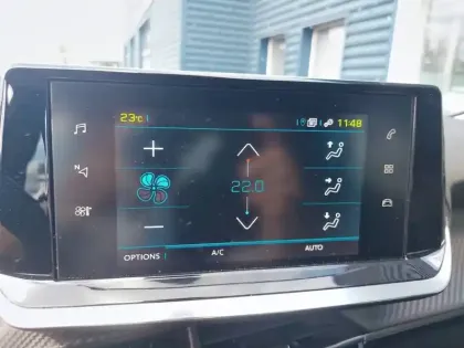 Photo 14 Peugeot 208  Electrique 50 kWh 136ch