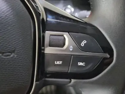 Photo 27 Peugeot 208  Electrique 50 kWh 136ch