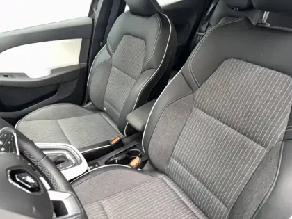 Photo 31 Renault Clio  E-Tech 140 - 21N