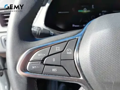 Photo 18 Renault Captur  E-Tech full hybrid 145 ch