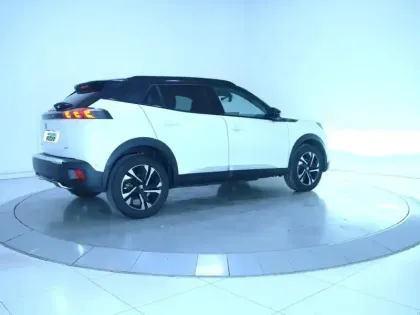 Photo 9 Peugeot 2008  PureTech 130 S&S EAT8