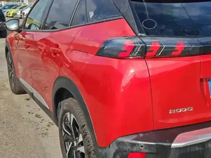 Photo 16 Peugeot 2008  PureTech 130 S&S EAT8