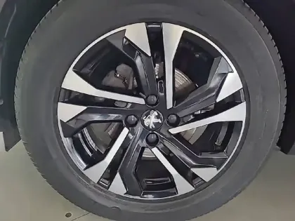 Photo 34 Peugeot 2008  PureTech 130 S&S EAT8