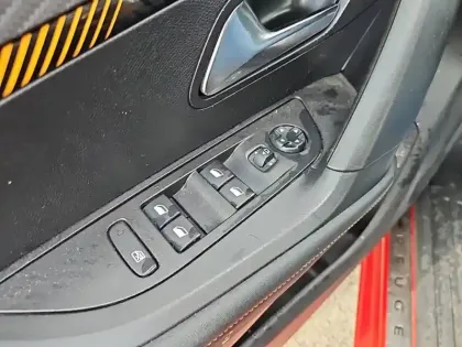 Photo 18 Peugeot 2008  PureTech 130 S&S EAT8