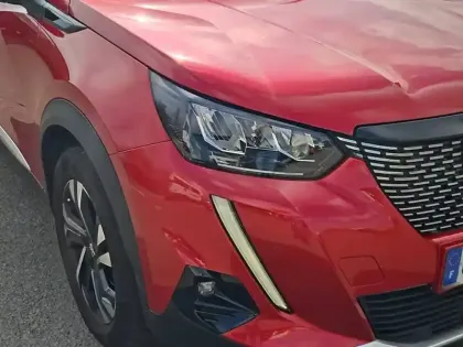 Photo 15 Peugeot 2008  PureTech 130 S&S EAT8