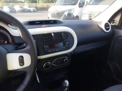 Photo 13 Renault Twingo  III E-Tech
