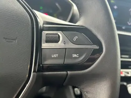 Photo 20 Peugeot 208  Electrique 50 kWh 136ch