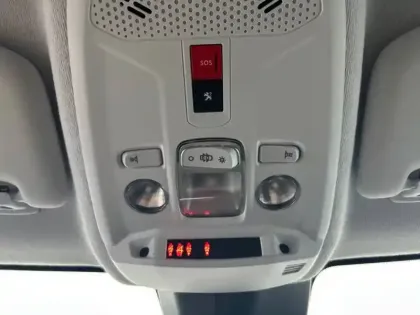 Photo 23 Peugeot 208  Electrique 50 kWh 136ch