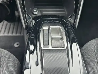 Photo 16 Peugeot 208  Electrique 50 kWh 136ch