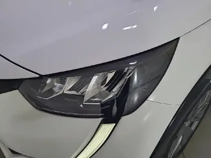 Photo 21 Peugeot 208  Electrique 50 kWh 136ch