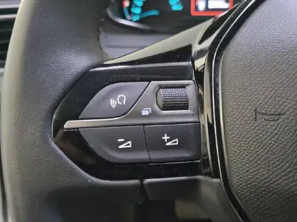 Photo 32 Peugeot 208  Electrique 50 kWh 136ch