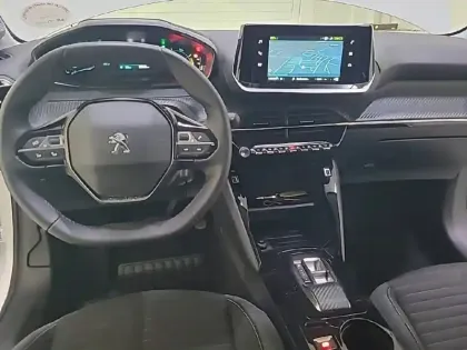 Photo 13 Peugeot 208  Electrique 50 kWh 136ch