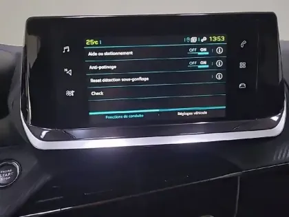 Photo 27 Peugeot 208  Electrique 50 kWh 136ch