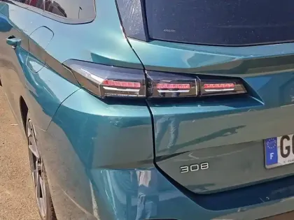 Photo 6 Peugeot 308  SW PHEV 180 e-EAT8