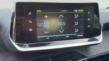 Photo 34 Peugeot 208  Electrique 50 kWh 136ch
