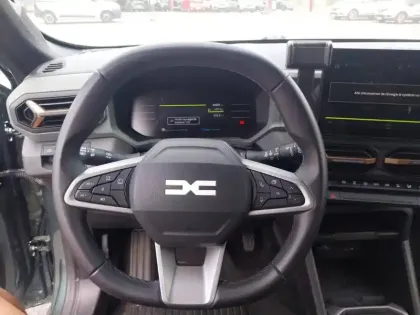 Photo 11 Dacia Duster  Hybrid 140