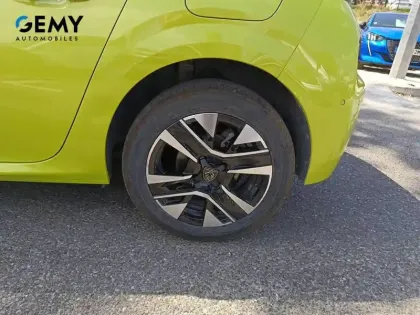 Photo 10 Peugeot 208  Hybrid 110 ch e-DCS6