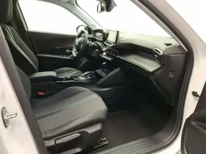 Photo 29 Peugeot 2008  BlueHDi 130 S&S EAT8