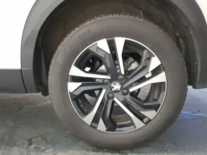 Photo 10 Peugeot 2008  BlueHDi 130 S&S EAT8