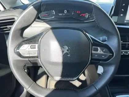 Photo 6 Peugeot 208  PureTech 100 S&S BVM6