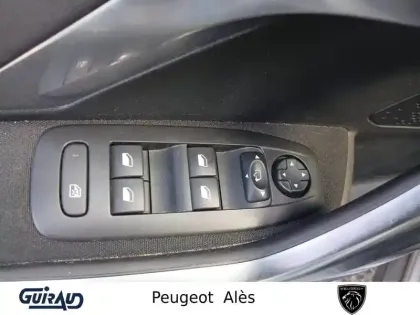 Photo 12 Peugeot 2008  PureTech 110ch S&S EAT6